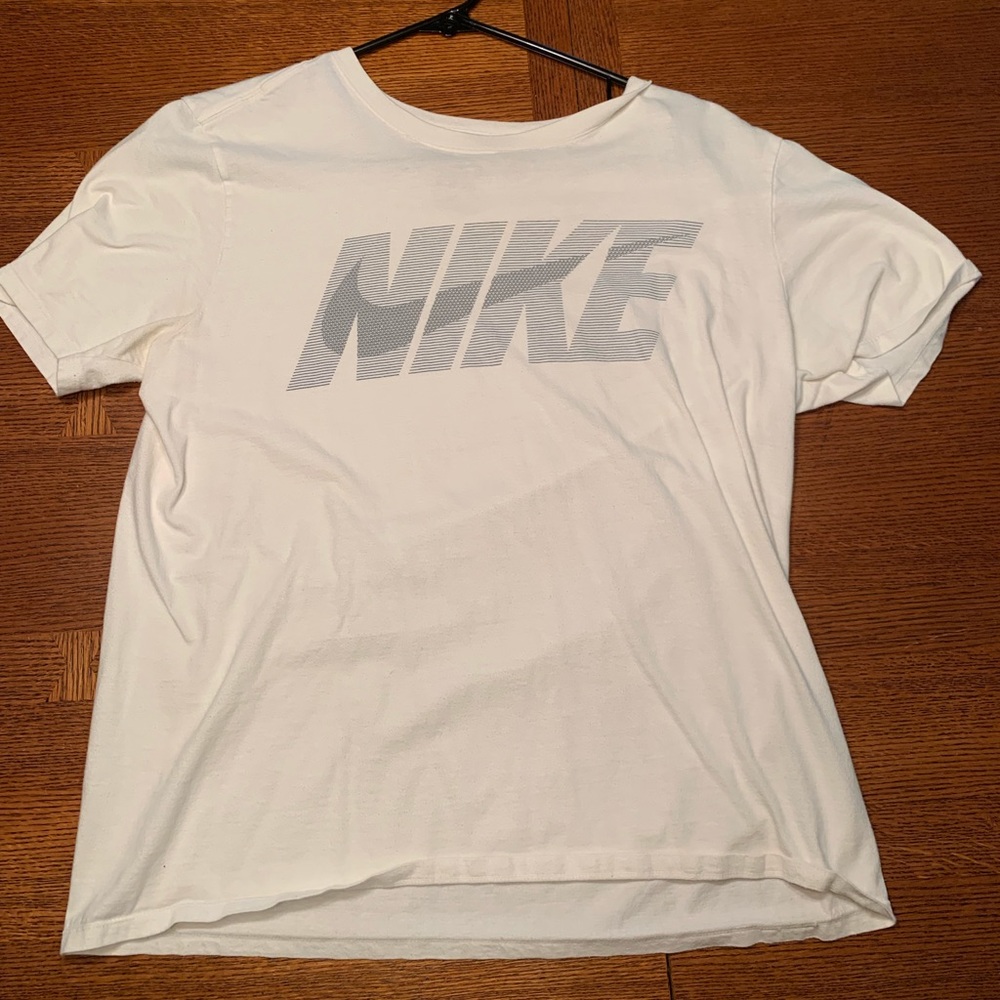 White nike t-shirt